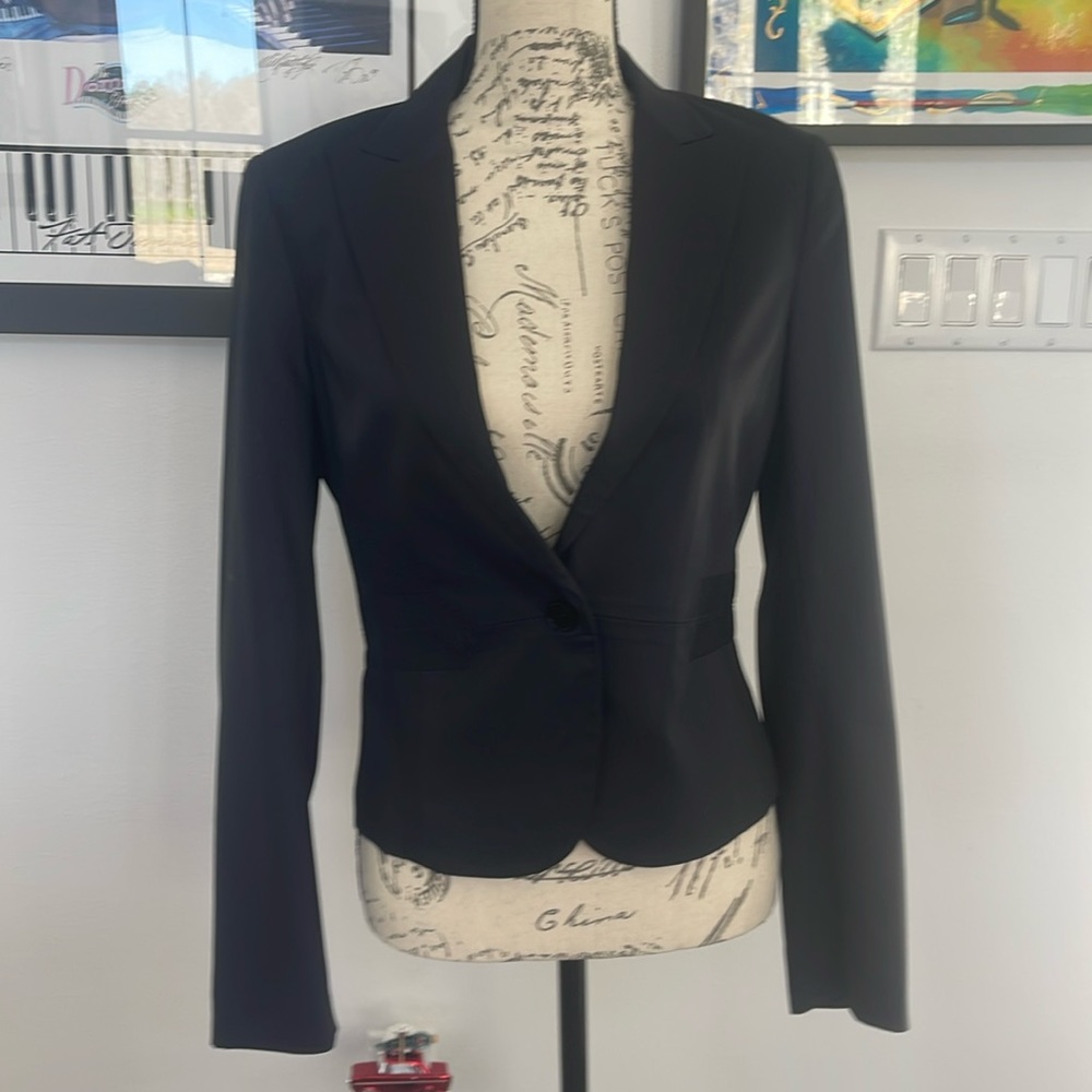 Theory one button navy blazer size 6